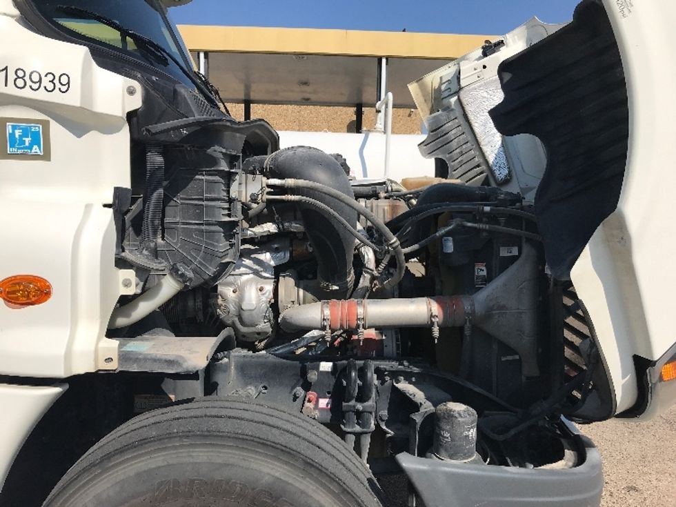 Sleeper Tractor-Heavy Duty Tractors-Freightliner-2019-Cascadia 12564ST-San Antonio-TX-208,052\n\t\tmiles-$ 73,000 - Image 19