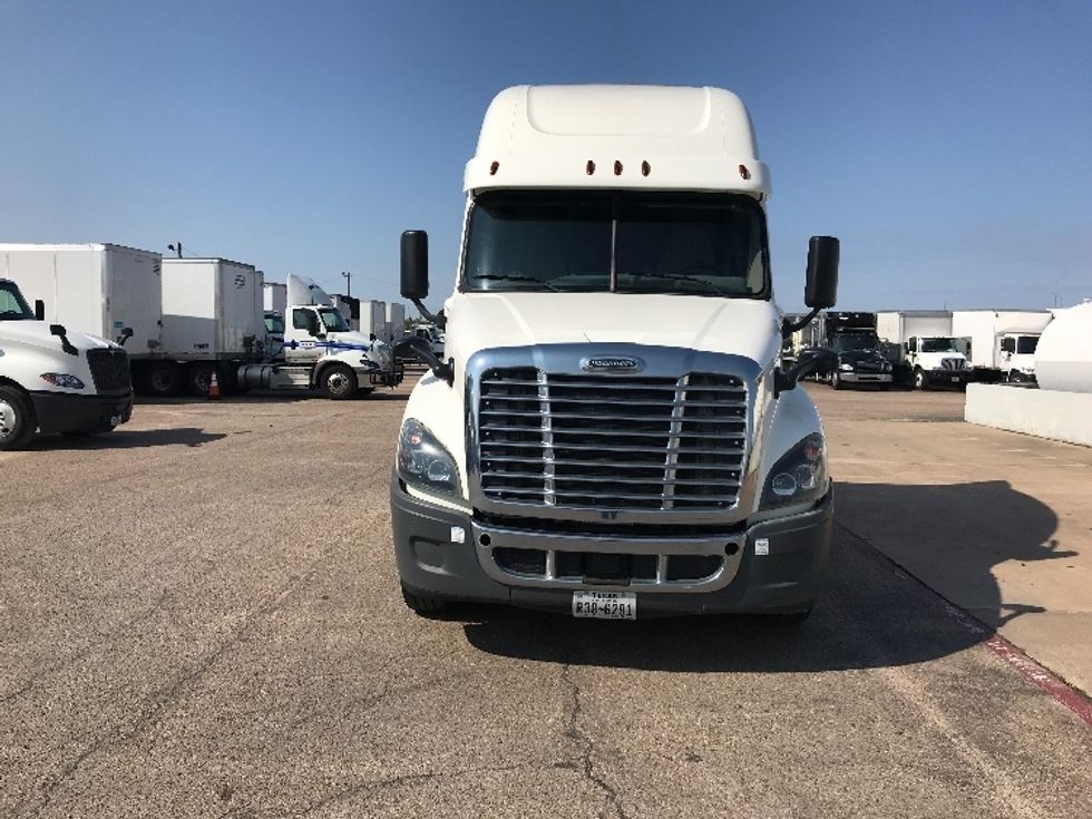 Sleeper Tractor-Heavy Duty Tractors-Freightliner-2019-Cascadia 12564ST-San Antonio-TX-208,052\n\t\tmiles-$ 73,000 - Image 2