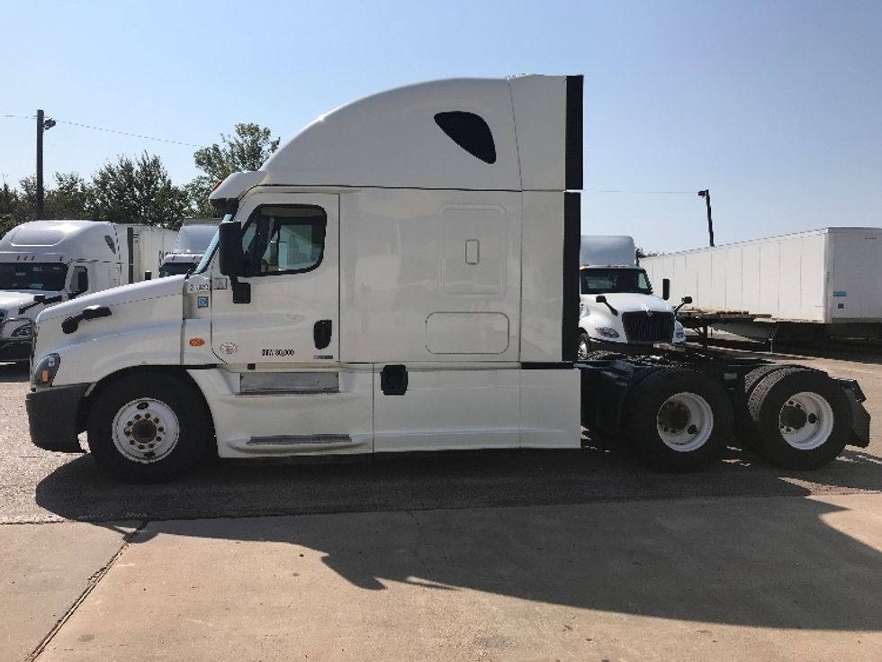 Sleeper Tractor-Heavy Duty Tractors-Freightliner-2019-Cascadia 12564ST-San Antonio-TX-208,052\n\t\tmiles-$ 73,000 - Image 4