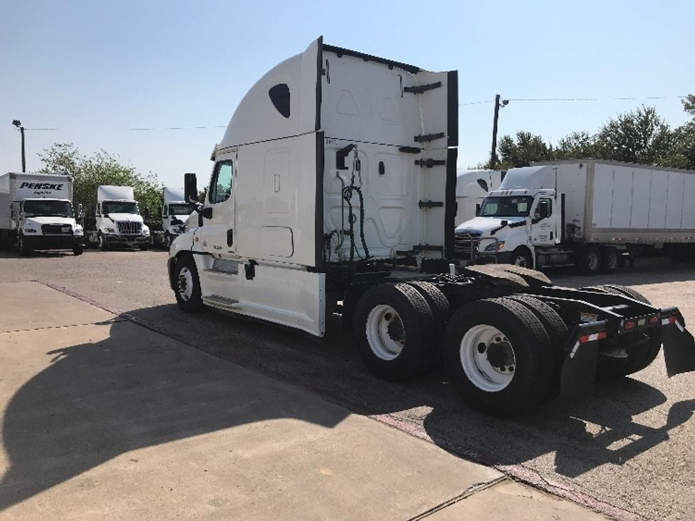 Sleeper Tractor-Heavy Duty Tractors-Freightliner-2019-Cascadia 12564ST-San Antonio-TX-208,052\n\t\tmiles-$ 73,000 - Image 5