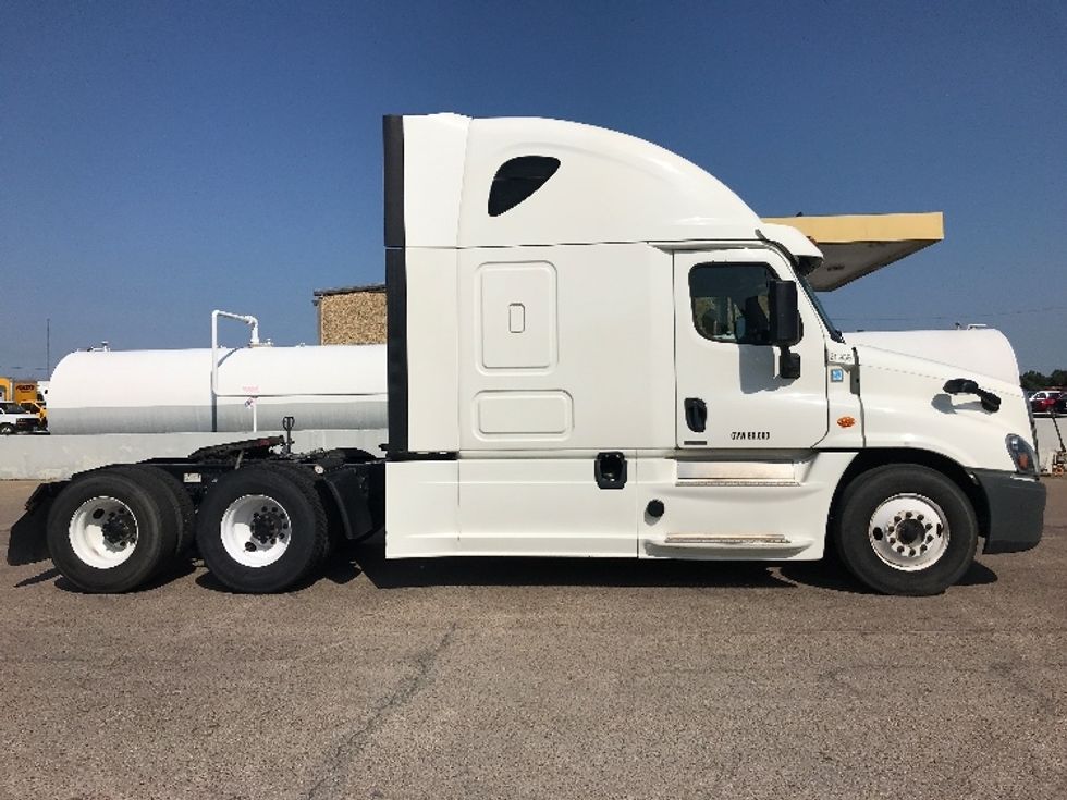 Sleeper Tractor-Heavy Duty Tractors-Freightliner-2019-Cascadia 12564ST-San Antonio-TX-208,052\n\t\tmiles-$ 73,000 - Image 7