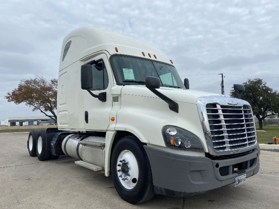 Sleeper Tractor-Heavy Duty Tractors-Freightliner-2019-Cascadia 12564ST-San Antonio-TX-461,234\n\t\tmiles-$ 49,250 - Image 1