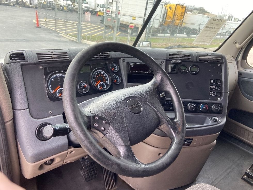 Sleeper Tractor-Heavy Duty Tractors-Freightliner-2019-Cascadia 12564ST-San Antonio-TX-461,234\n\t\tmiles-$ 49,250 - Image 10