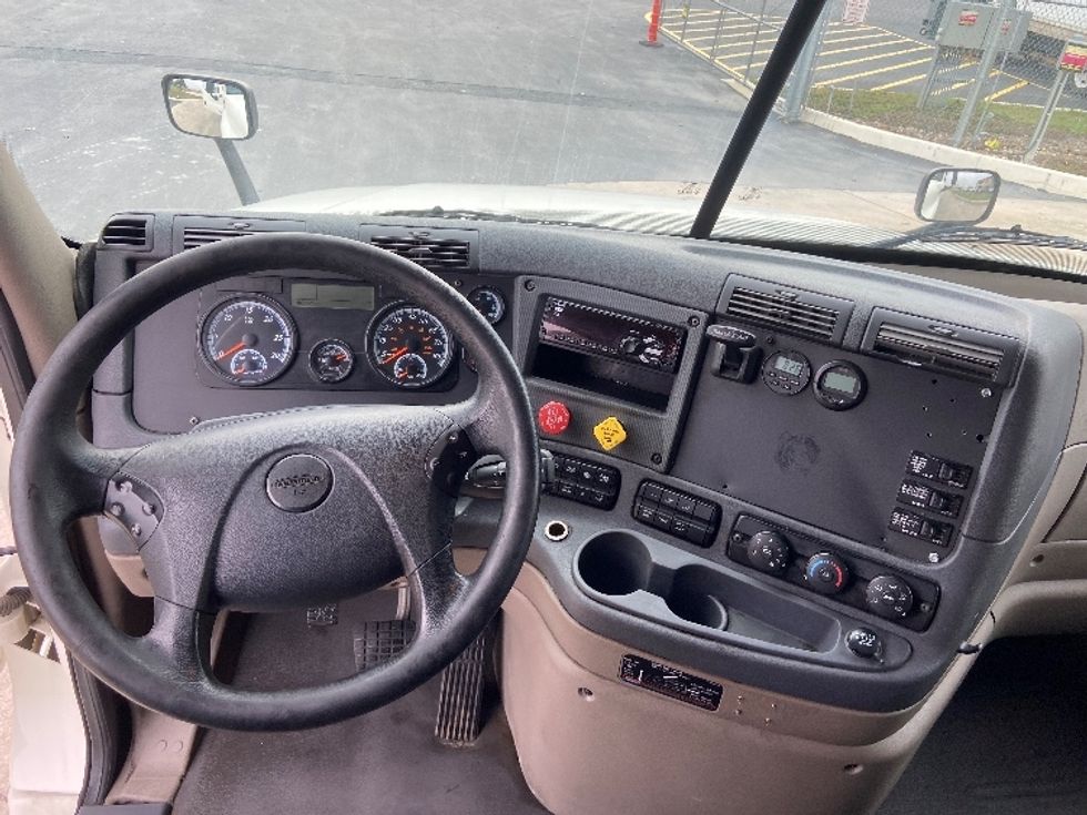 Sleeper Tractor-Heavy Duty Tractors-Freightliner-2019-Cascadia 12564ST-San Antonio-TX-461,234\n\t\tmiles-$ 49,250 - Image 11