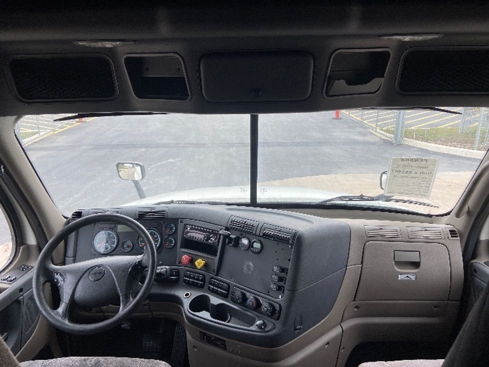 Sleeper Tractor-Heavy Duty Tractors-Freightliner-2019-Cascadia 12564ST-San Antonio-TX-461,234\n\t\tmiles-$ 49,250 - Image 12