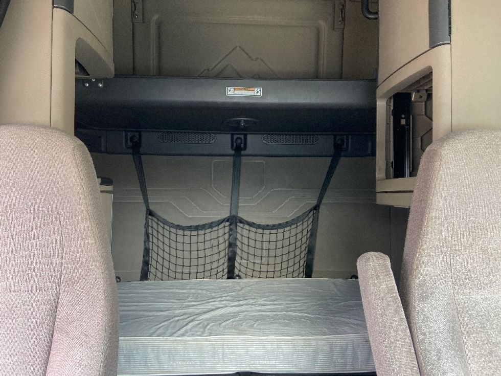 Sleeper Tractor-Heavy Duty Tractors-Freightliner-2019-Cascadia 12564ST-San Antonio-TX-461,234\n\t\tmiles-$ 49,250 - Image 16