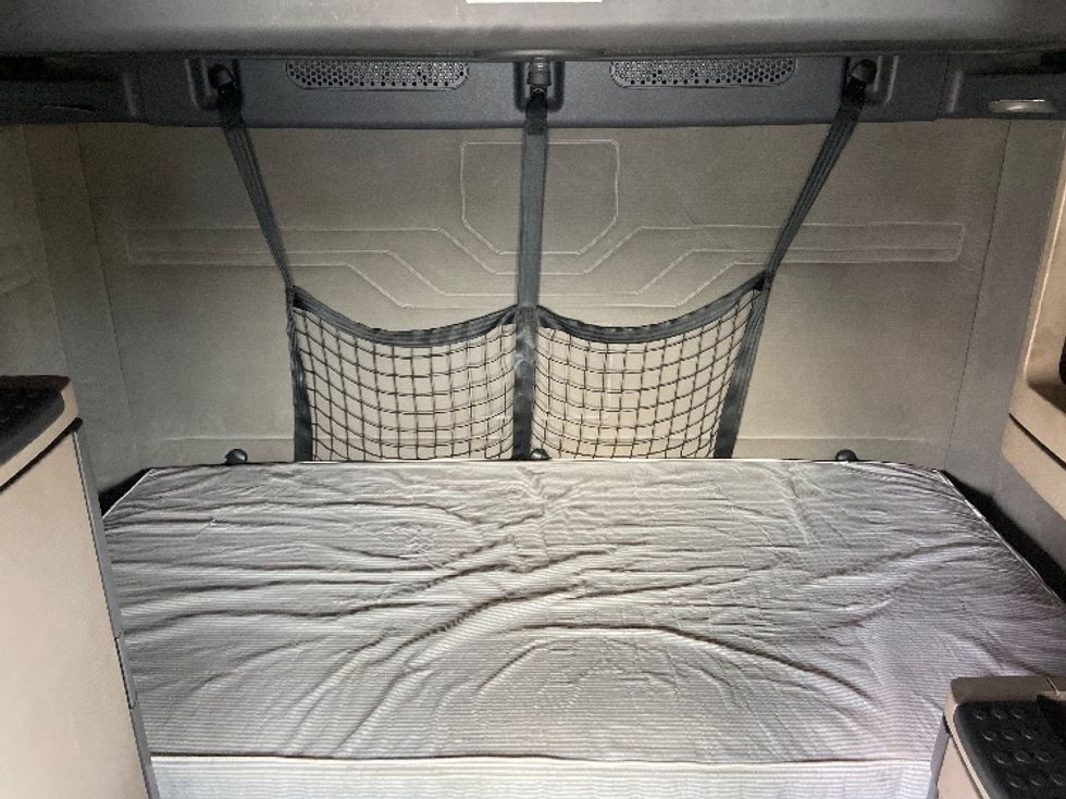 Sleeper Tractor-Heavy Duty Tractors-Freightliner-2019-Cascadia 12564ST-San Antonio-TX-461,234\n\t\tmiles-$ 49,250 - Image 17