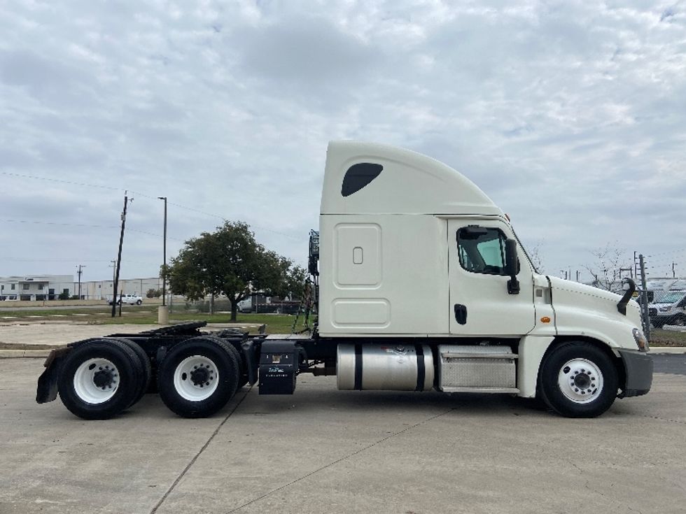 Sleeper Tractor-Heavy Duty Tractors-Freightliner-2019-Cascadia 12564ST-San Antonio-TX-461,234\n\t\tmiles-$ 49,250 - Image 8