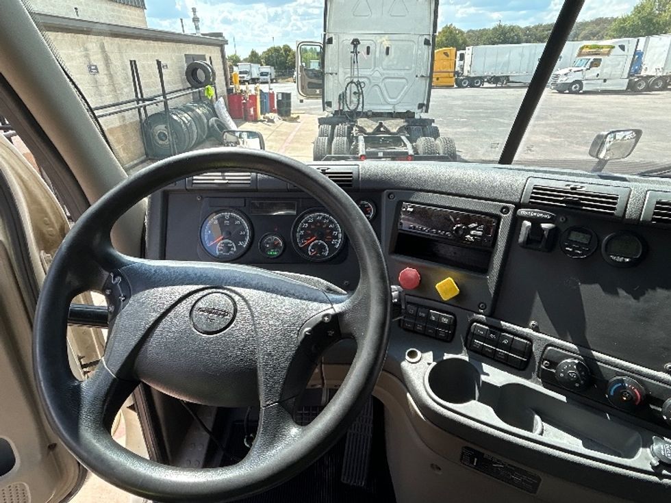 Sleeper Tractor-Heavy Duty Tractors-Freightliner-2019-Cascadia 12564ST-San Antonio-TX-608,857\n\t\tmiles-$ 46,000 - Image 11