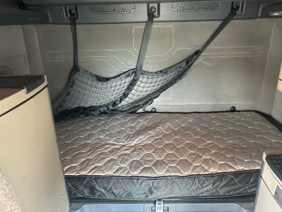 Sleeper Tractor-Heavy Duty Tractors-Freightliner-2019-Cascadia 12564ST-San Antonio-TX-608,857\n\t\tmiles-$ 46,000 - Image 16