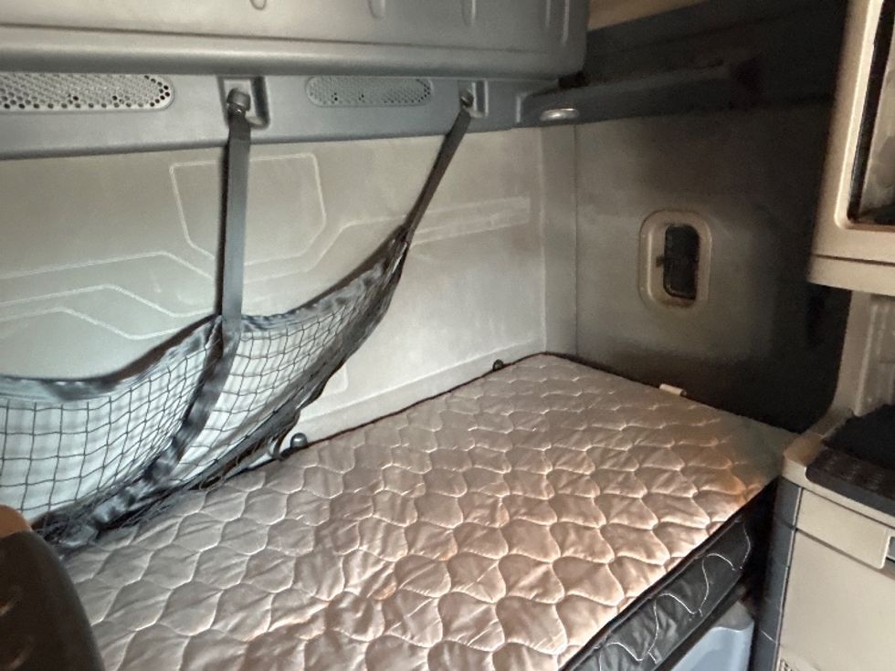 Sleeper Tractor-Heavy Duty Tractors-Freightliner-2019-Cascadia 12564ST-San Antonio-TX-608,857\n\t\tmiles-$ 46,000 - Image 18