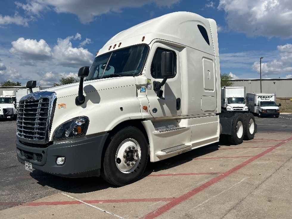 Sleeper Tractor-Heavy Duty Tractors-Freightliner-2019-Cascadia 12564ST-San Antonio-TX-608,857\n\t\tmiles-$ 46,000 - Image 3