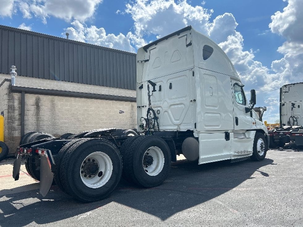 Sleeper Tractor-Heavy Duty Tractors-Freightliner-2019-Cascadia 12564ST-San Antonio-TX-608,857\n\t\tmiles-$ 46,000 - Image 7