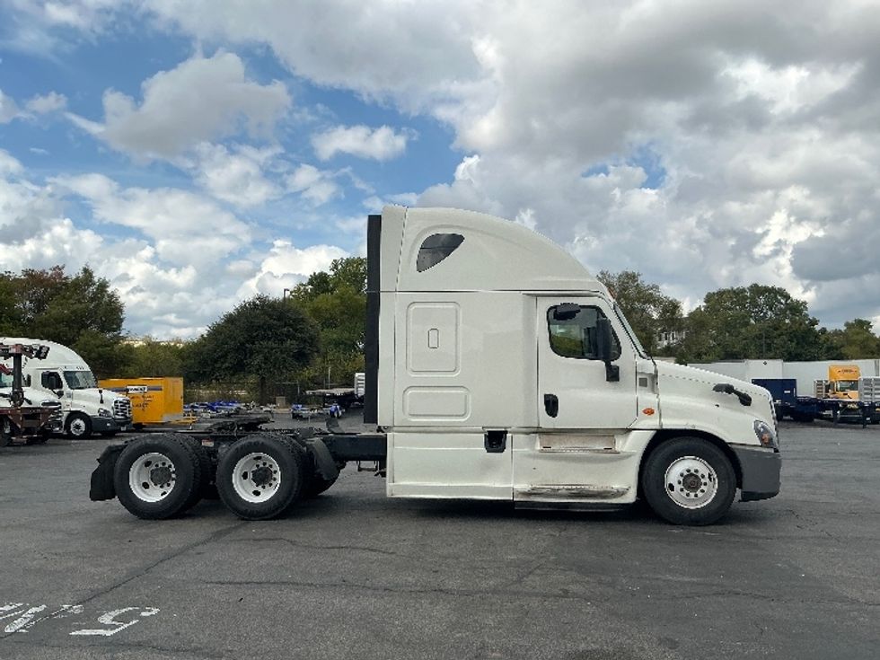 Sleeper Tractor-Heavy Duty Tractors-Freightliner-2019-Cascadia 12564ST-San Antonio-TX-612,859\n\t\tmiles-$ 45,750 - Image 8