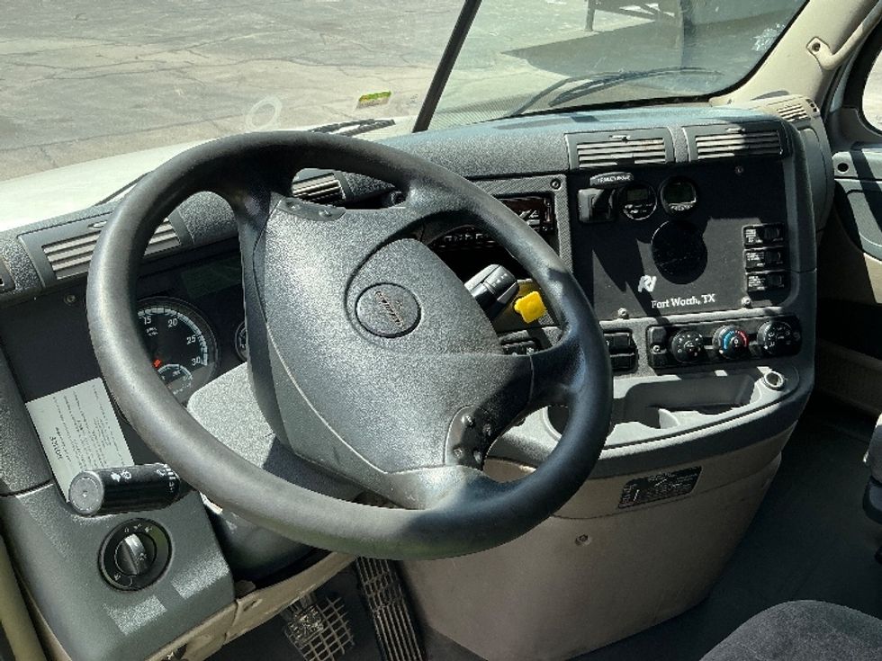 Sleeper Tractor-Heavy Duty Tractors-Freightliner-2019-Cascadia 12564ST-San Antonio-TX-655,064\n\t\tmiles-$ 42,250 - Image 10