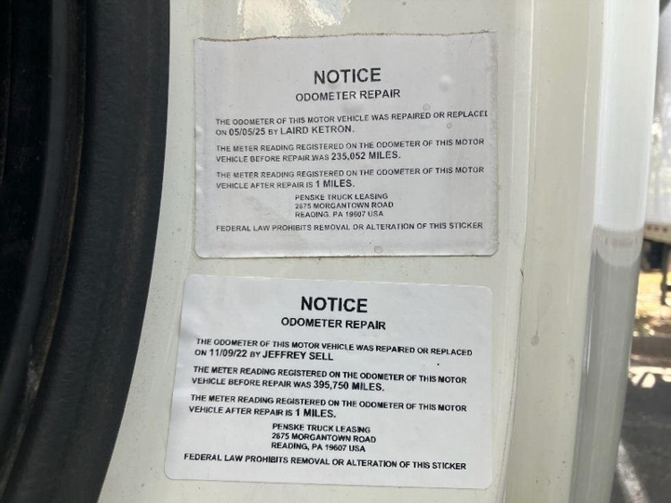 Sleeper Tractor-Heavy Duty Tractors-Freightliner-2019-Cascadia 12564ST-San Antonio-TX-655,064\n\t\tmiles-$ 42,250 - Image 22