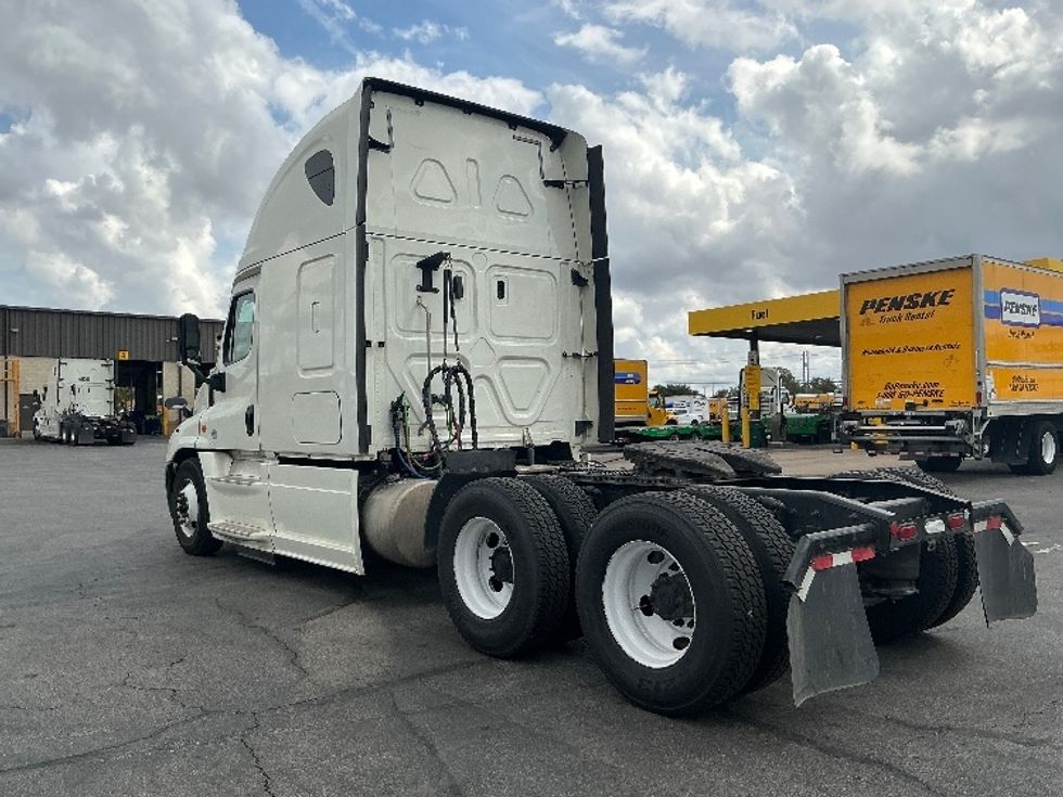 Sleeper Tractor-Heavy Duty Tractors-Freightliner-2019-Cascadia 12564ST-San Antonio-TX-655,064\n\t\tmiles-$ 42,250 - Image 5