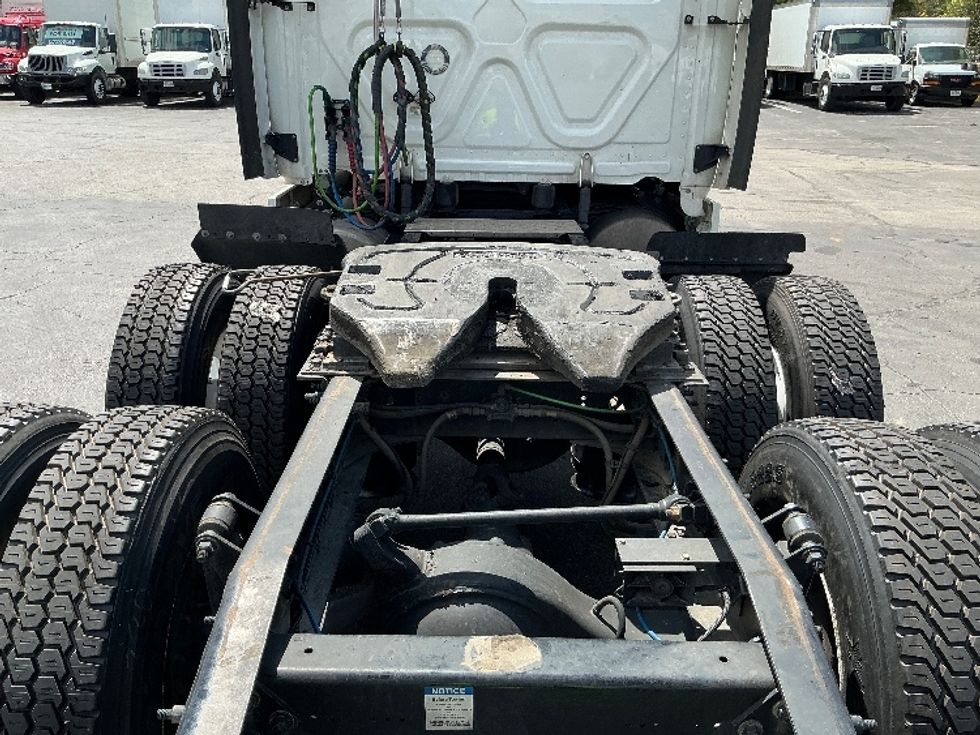 Sleeper Tractor-Heavy Duty Tractors-Freightliner-2019-Cascadia 12564ST-San Antonio-TX-655,064\n\t\tmiles-$ 42,250 - Image 6