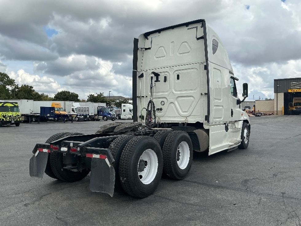 Sleeper Tractor-Heavy Duty Tractors-Freightliner-2019-Cascadia 12564ST-San Antonio-TX-655,064\n\t\tmiles-$ 42,250 - Image 7