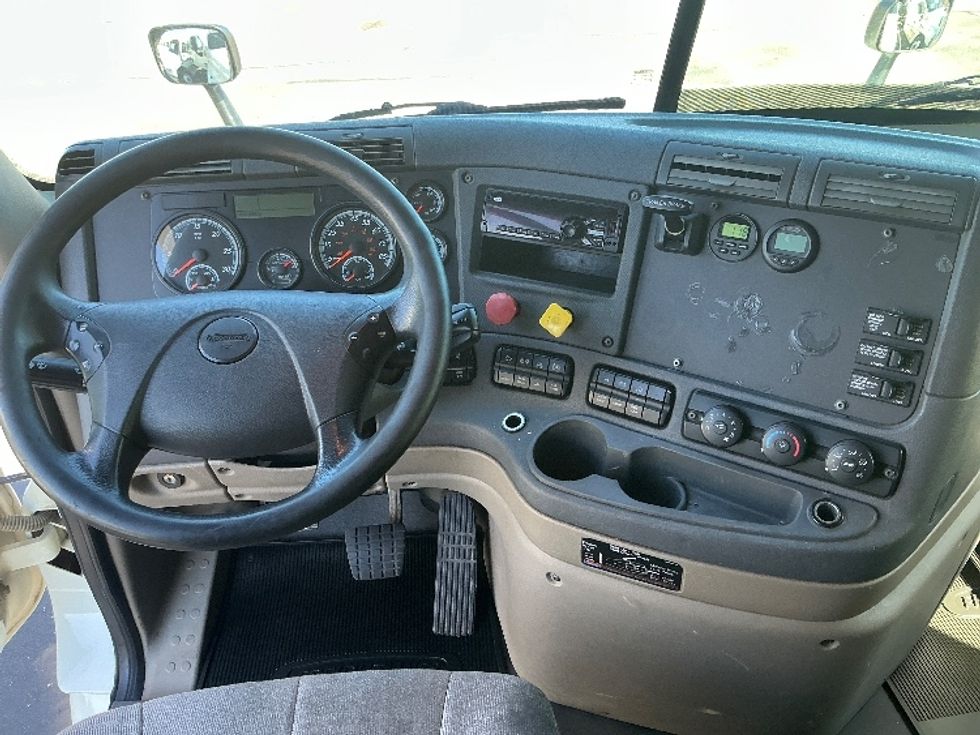 Sleeper Tractor-Heavy Duty Tractors-Freightliner-2019-Cascadia 12564ST-San Antonio-TX-687,900\n\t\tmiles-$ 40,000 - Image 11