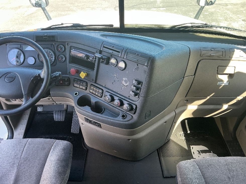 Sleeper Tractor-Heavy Duty Tractors-Freightliner-2019-Cascadia 12564ST-San Antonio-TX-687,900\n\t\tmiles-$ 40,000 - Image 12