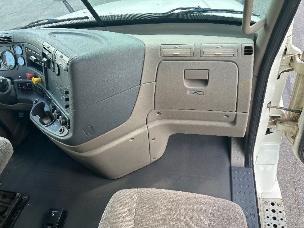 Sleeper Tractor-Heavy Duty Tractors-Freightliner-2019-Cascadia 12564ST-San Antonio-TX-687,900\n\t\tmiles-$ 40,000 - Image 14