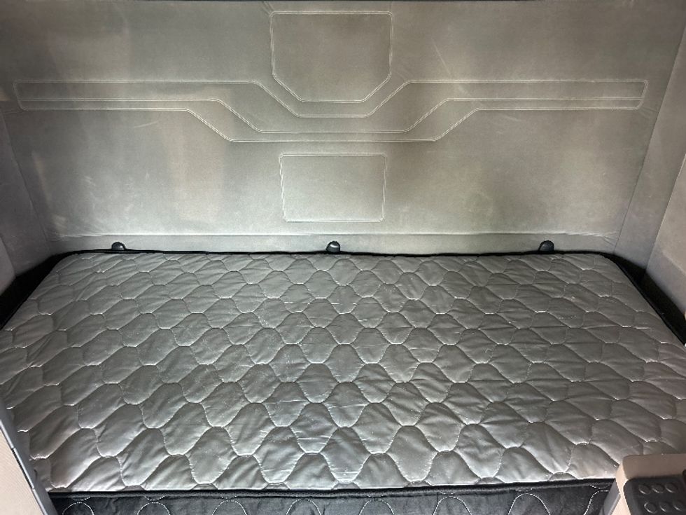 Sleeper Tractor-Heavy Duty Tractors-Freightliner-2019-Cascadia 12564ST-San Antonio-TX-687,900\n\t\tmiles-$ 40,000 - Image 17