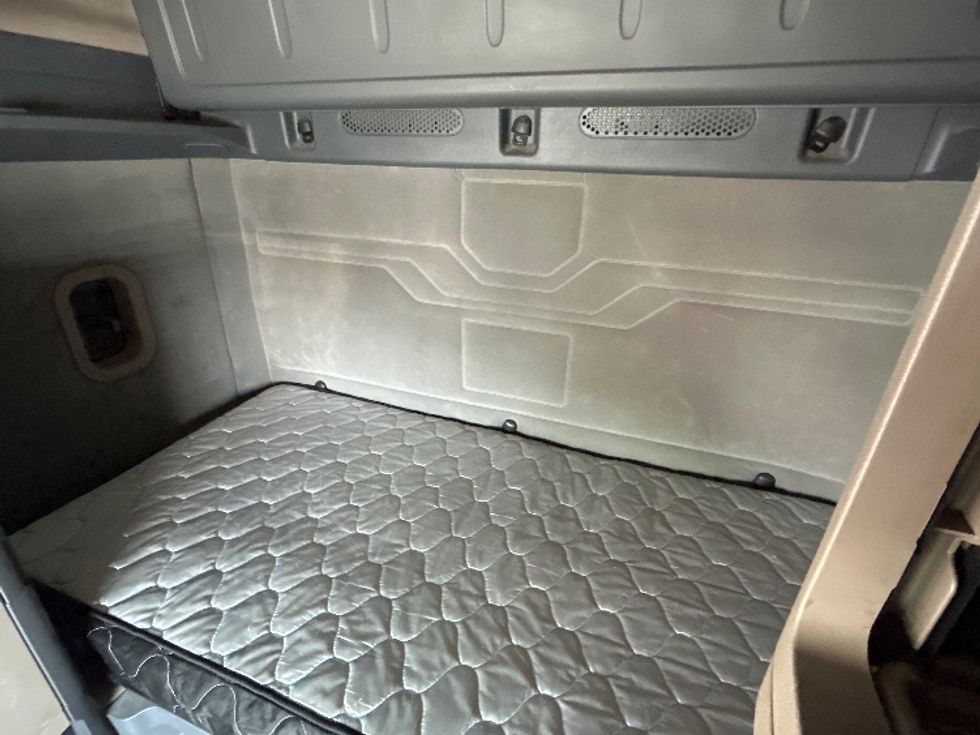 Sleeper Tractor-Heavy Duty Tractors-Freightliner-2019-Cascadia 12564ST-San Antonio-TX-687,900\n\t\tmiles-$ 40,000 - Image 19