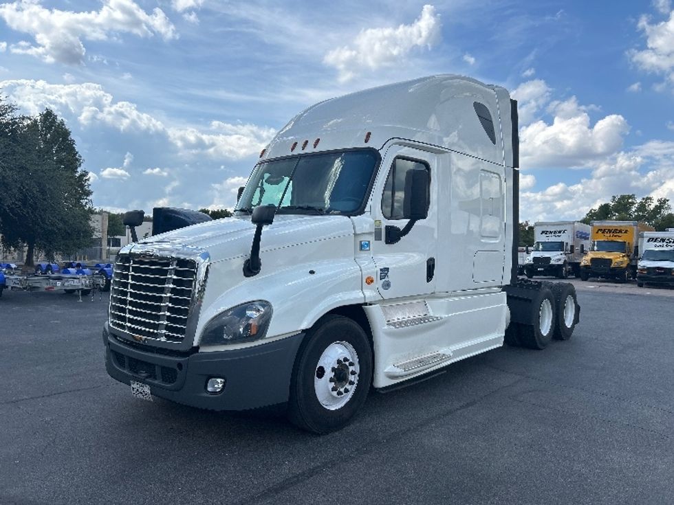 Sleeper Tractor-Heavy Duty Tractors-Freightliner-2019-Cascadia 12564ST-San Antonio-TX-687,900\n\t\tmiles-$ 40,000 - Image 3