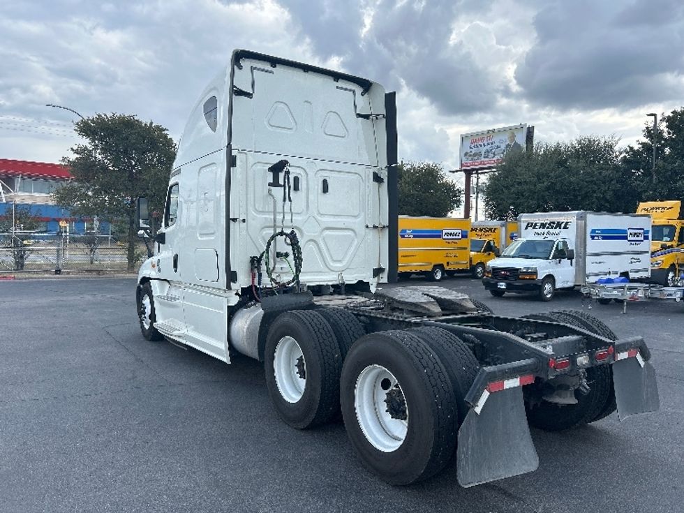 Sleeper Tractor-Heavy Duty Tractors-Freightliner-2019-Cascadia 12564ST-San Antonio-TX-687,900\n\t\tmiles-$ 40,000 - Image 5