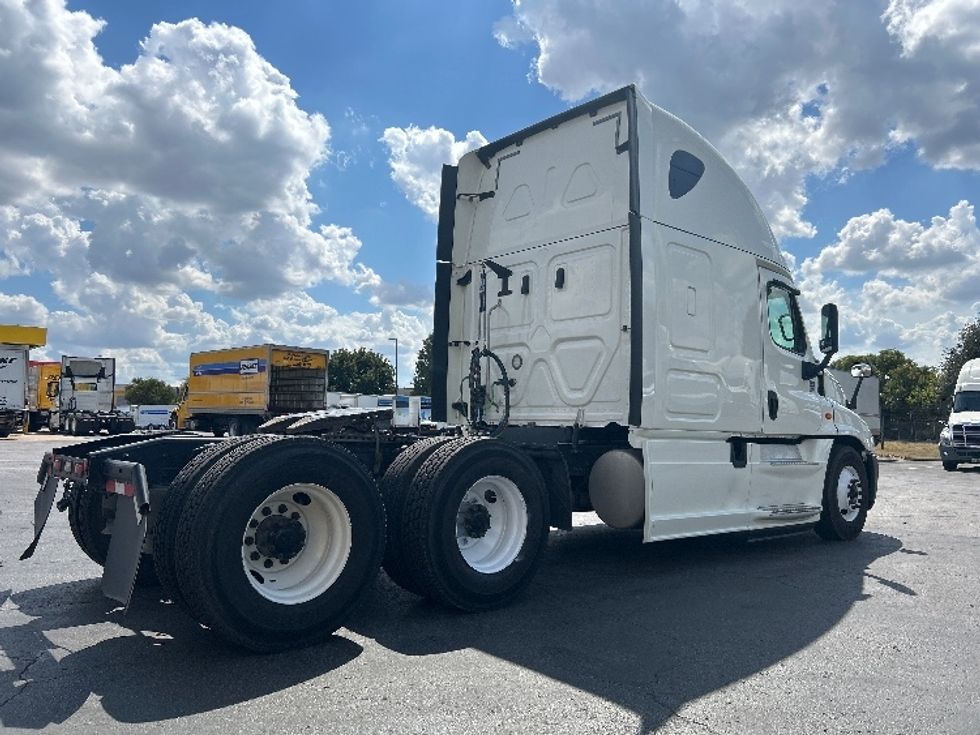 Sleeper Tractor-Heavy Duty Tractors-Freightliner-2019-Cascadia 12564ST-San Antonio-TX-687,900\n\t\tmiles-$ 40,000 - Image 7