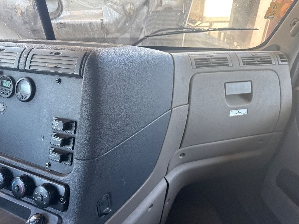 Sleeper Tractor-Heavy Duty Tractors-Freightliner-2019-Cascadia 12564ST-San Diego-CA-602,213\n\t\tmiles-$ 53,250 - Image 14