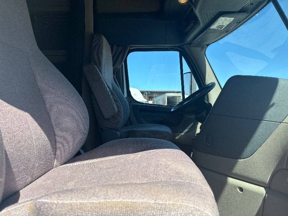 Sleeper Tractor-Heavy Duty Tractors-Freightliner-2019-Cascadia 12564ST-San Diego-CA-602,213\n\t\tmiles-$ 53,250 - Image 15