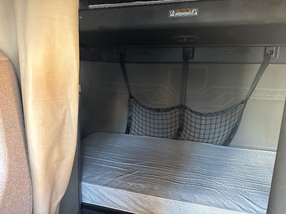 Sleeper Tractor-Heavy Duty Tractors-Freightliner-2019-Cascadia 12564ST-San Diego-CA-602,213\n\t\tmiles-$ 53,250 - Image 16