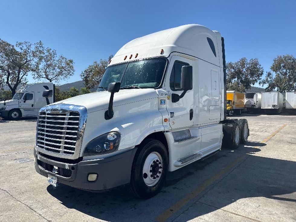 Sleeper Tractor-Heavy Duty Tractors-Freightliner-2019-Cascadia 12564ST-San Diego-CA-602,213\n\t\tmiles-$ 53,250 - Image 3