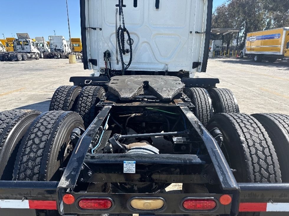 Sleeper Tractor-Heavy Duty Tractors-Freightliner-2019-Cascadia 12564ST-San Diego-CA-602,213\n\t\tmiles-$ 53,250 - Image 6