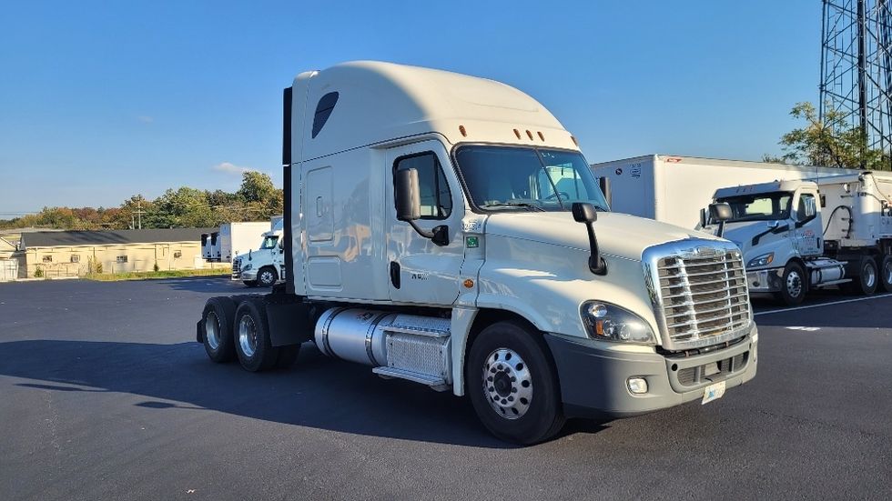 Sleeper Tractor-Heavy Duty Tractors-Freightliner-2019-Cascadia 12564ST-South Plainfield-NJ-253,643\n\t\tmiles-$ 65,500 - Image 1