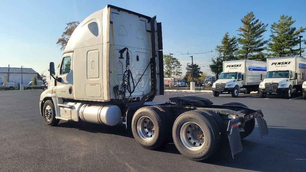 Sleeper Tractor-Heavy Duty Tractors-Freightliner-2019-Cascadia 12564ST-South Plainfield-NJ-253,643\n\t\tmiles-$ 65,500 - Image 5