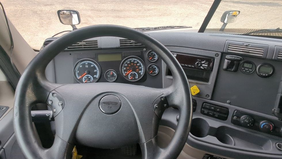 Sleeper Tractor-Heavy Duty Tractors-Freightliner-2019-Cascadia 12564ST-Suwanee-GA-579,636\n\t\tmiles-$ 43,750 - Image 11