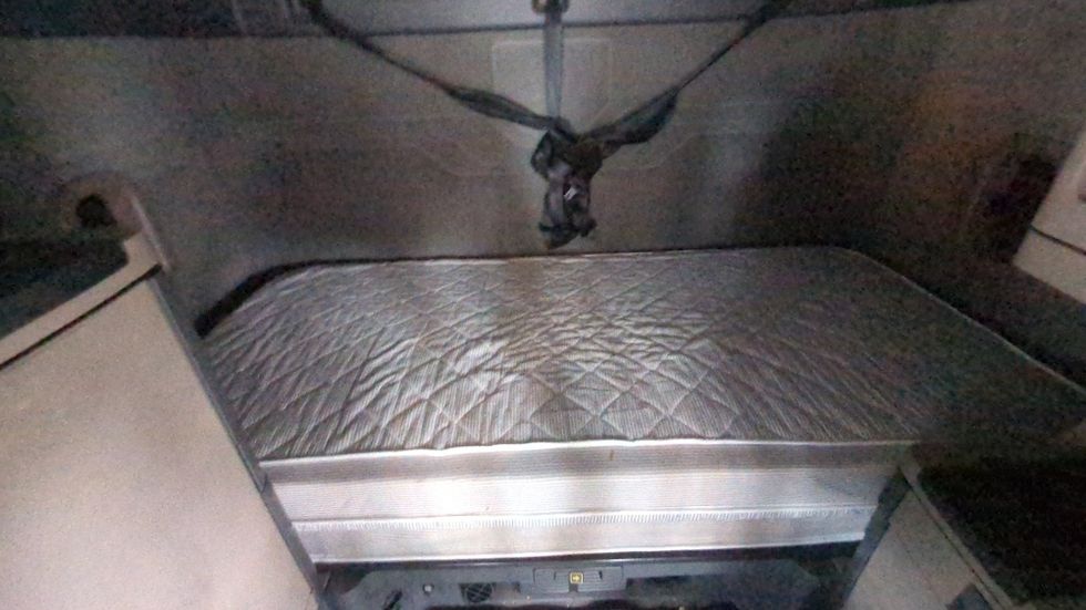 Sleeper Tractor-Heavy Duty Tractors-Freightliner-2019-Cascadia 12564ST-Suwanee-GA-579,636\n\t\tmiles-$ 43,750 - Image 17