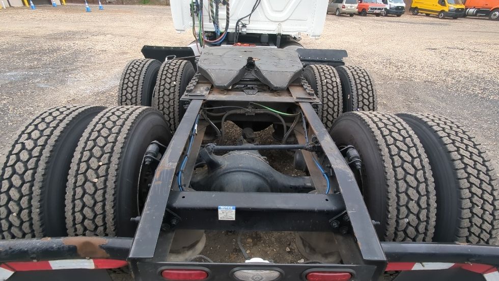 Sleeper Tractor-Heavy Duty Tractors-Freightliner-2019-Cascadia 12564ST-Suwanee-GA-579,636\n\t\tmiles-$ 43,750 - Image 6