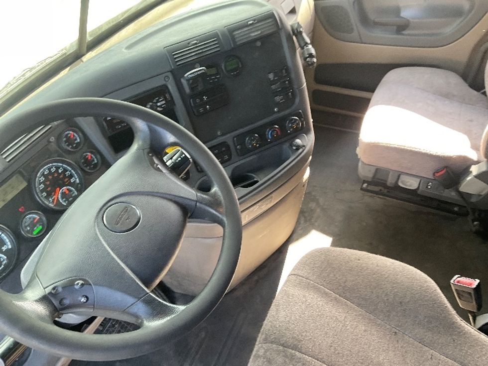 Sleeper Tractor-Heavy Duty Tractors-Freightliner-2019-Cascadia 12564ST-Tampa-FL-301,770\n\t\tmiles-$ 57,750 - Image 10