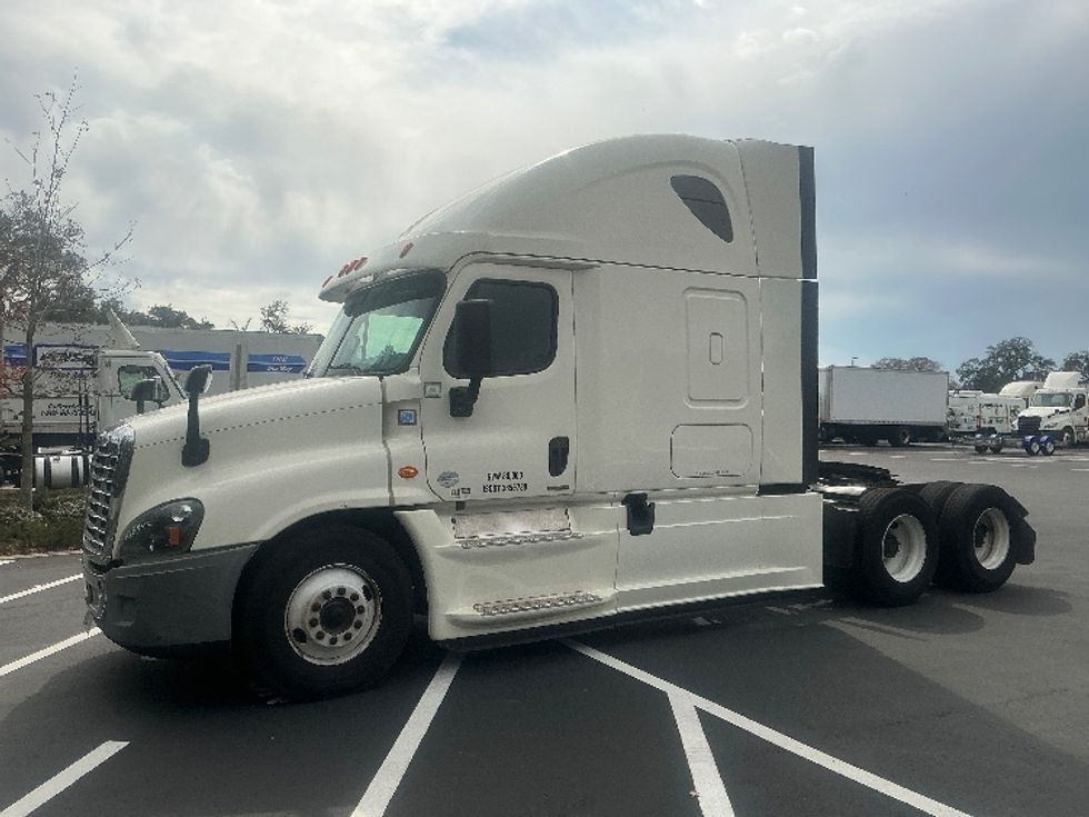 Sleeper Tractor-Heavy Duty Tractors-Freightliner-2019-Cascadia 12564ST-Tampa-FL-301,770\n\t\tmiles-$ 57,750 - Image 3