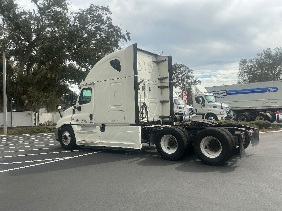 Sleeper Tractor-Heavy Duty Tractors-Freightliner-2019-Cascadia 12564ST-Tampa-FL-301,770\n\t\tmiles-$ 57,750 - Image 5
