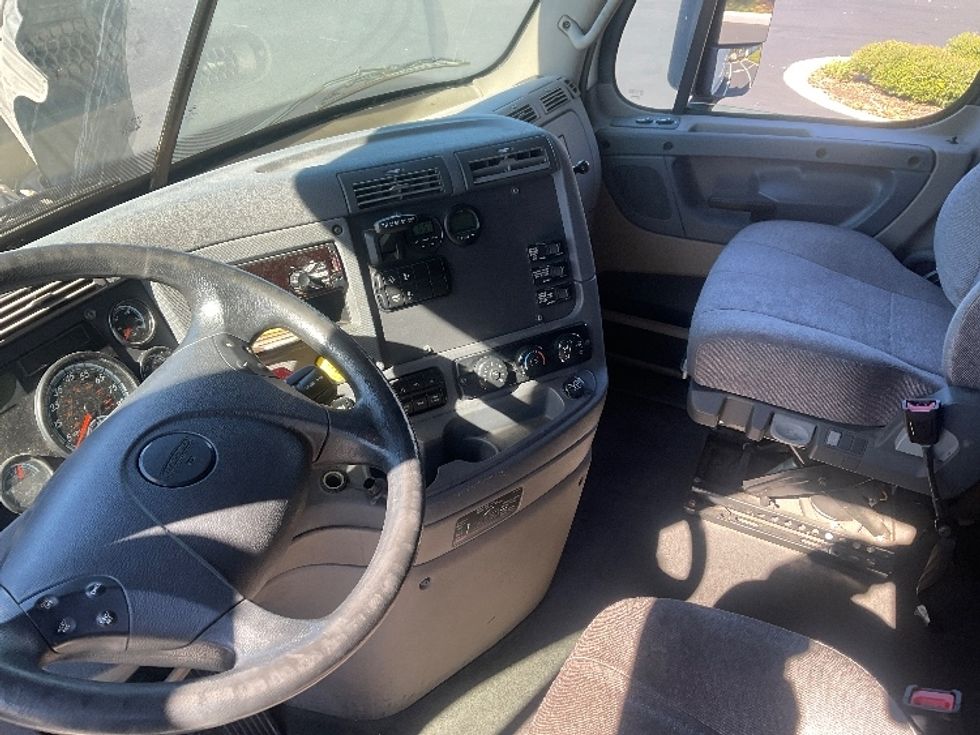 Sleeper Tractor-Heavy Duty Tractors-Freightliner-2019-Cascadia 12564ST-Tampa-FL-348,942\n\t\tmiles-$ 55,250 - Image 10