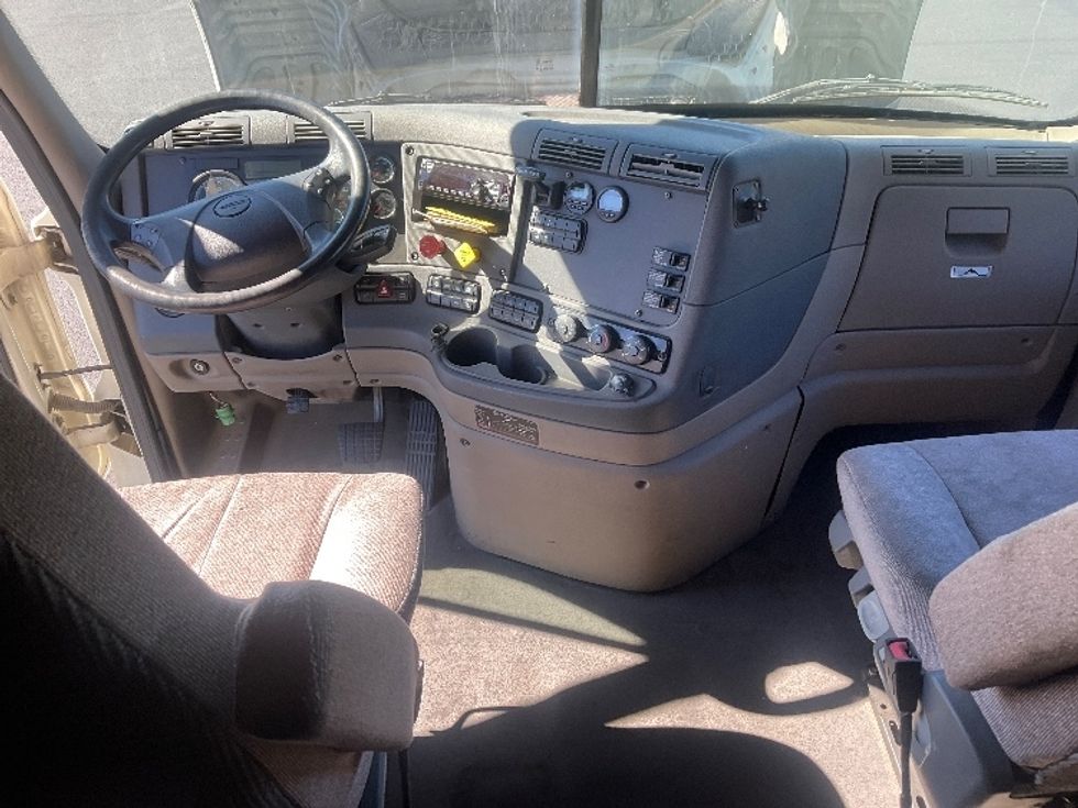 Sleeper Tractor-Heavy Duty Tractors-Freightliner-2019-Cascadia 12564ST-Tampa-FL-348,942\n\t\tmiles-$ 55,250 - Image 12