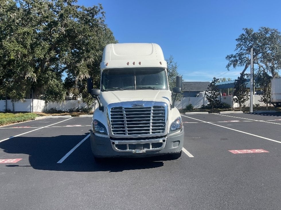 Sleeper Tractor-Heavy Duty Tractors-Freightliner-2019-Cascadia 12564ST-Tampa-FL-348,942\n\t\tmiles-$ 55,250 - Image 2
