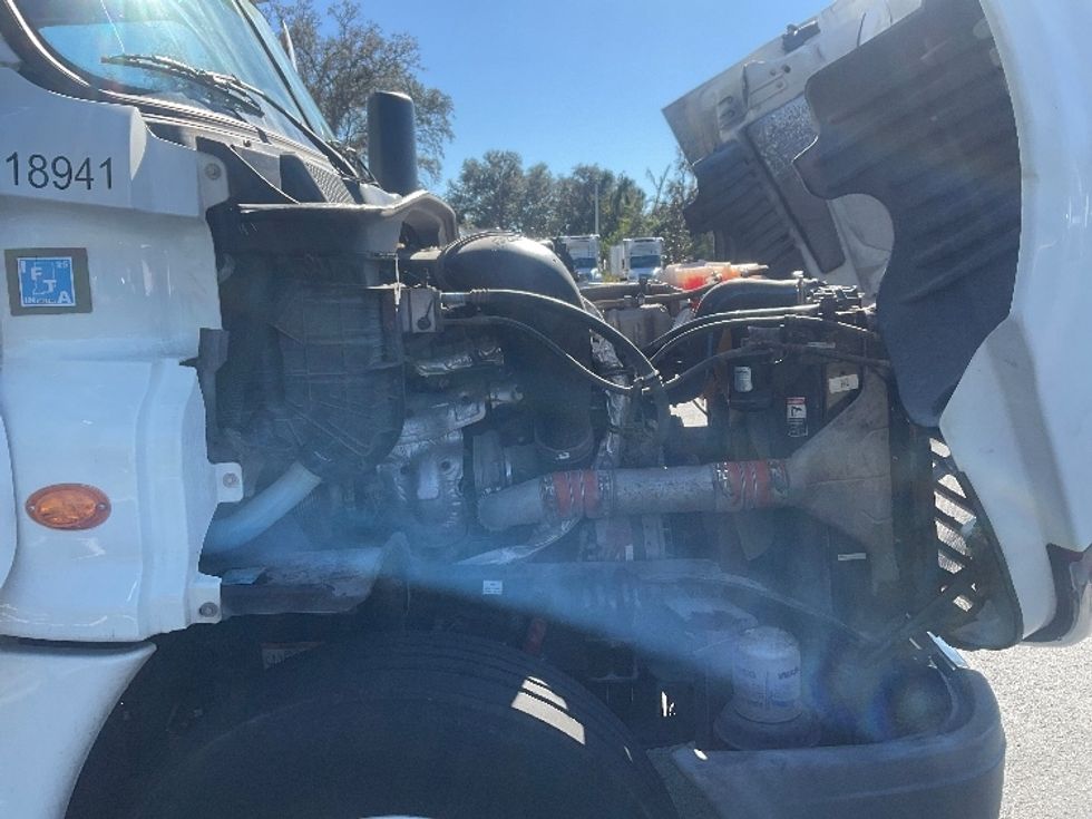 Sleeper Tractor-Heavy Duty Tractors-Freightliner-2019-Cascadia 12564ST-Tampa-FL-348,942\n\t\tmiles-$ 55,250 - Image 20