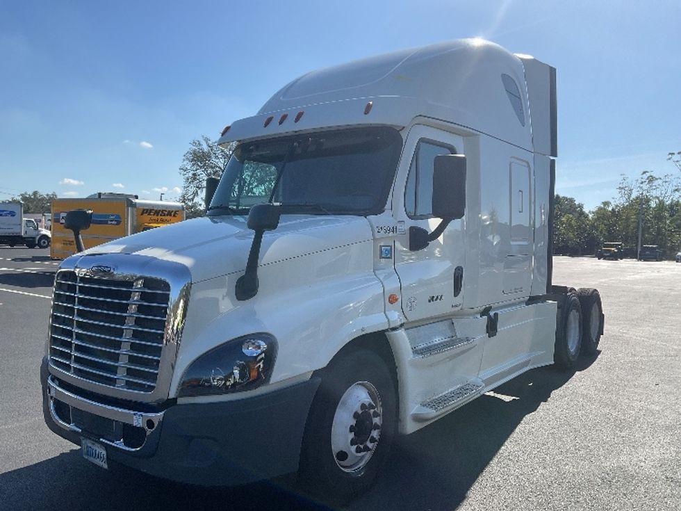 Sleeper Tractor-Heavy Duty Tractors-Freightliner-2019-Cascadia 12564ST-Tampa-FL-348,942\n\t\tmiles-$ 55,250 - Image 3