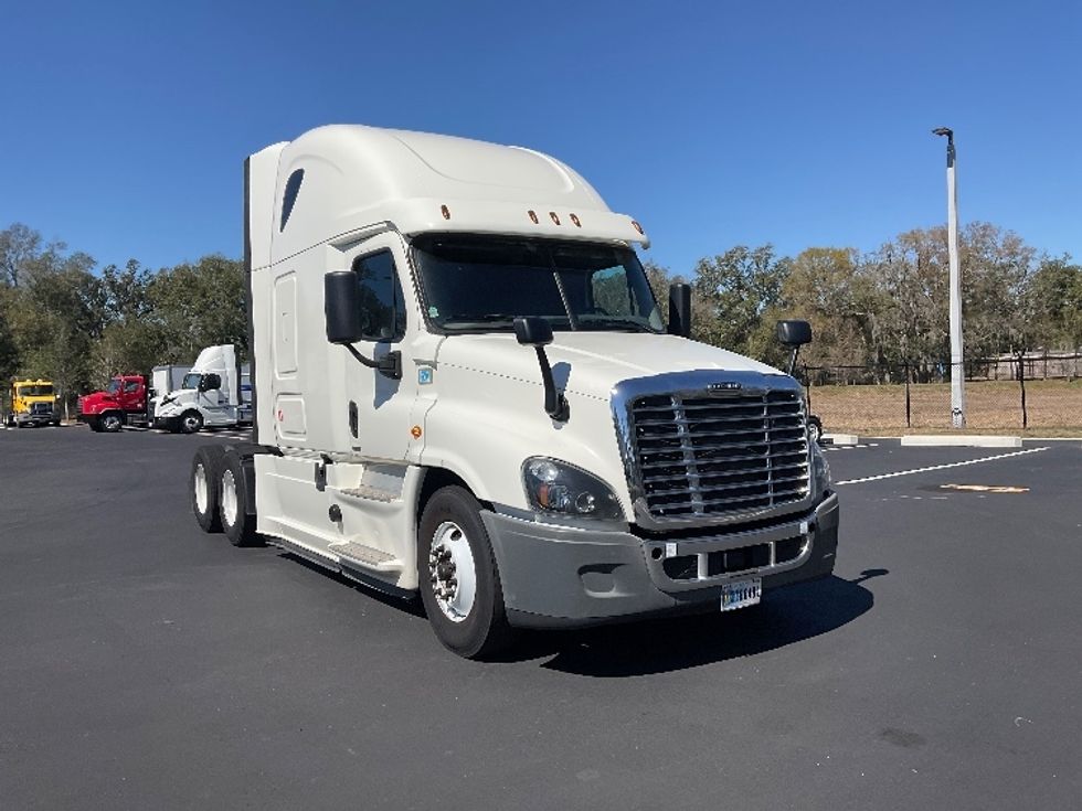 Sleeper Tractor-Heavy Duty Tractors-Freightliner-2019-Cascadia 12564ST-Tampa-FL-370,176\n\t\tmiles-$ 54,000 - Image 1